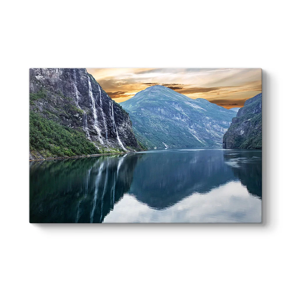 Norveç Geiranger Şelalesi Tablosu - Model 1